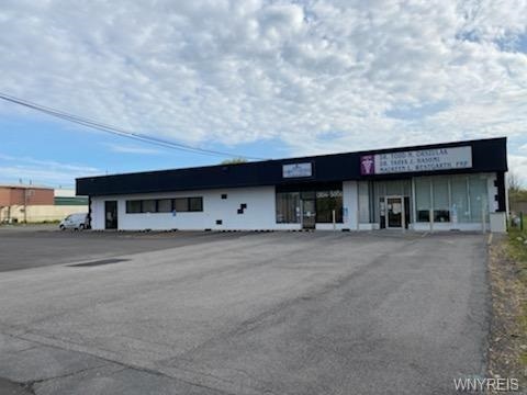 Primary Photo Of 4515-4519 Military Rd, Niagara Falls Medical For Sale