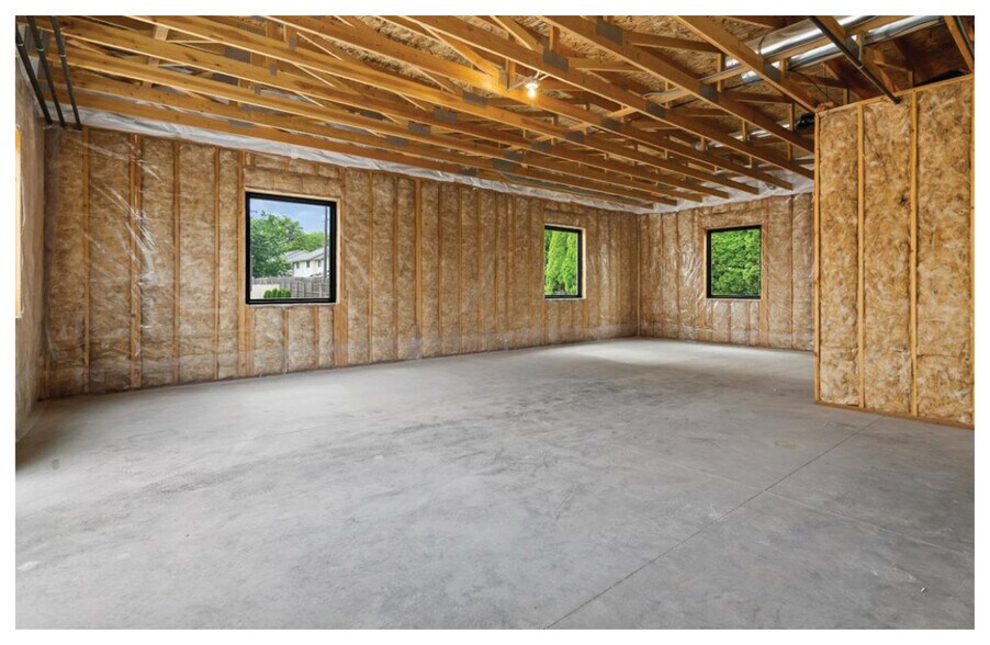 More Photos Of 2410 N Government Way, Coeur d'Alene General Retail For Lease
