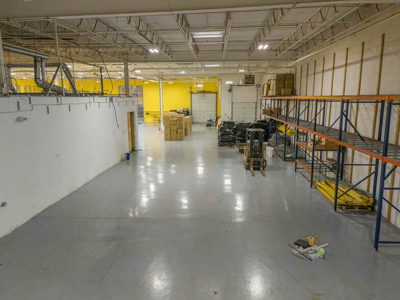 More Photos Of 10410-10426 163rd Pl, Orland Park Manufacturing For Sale