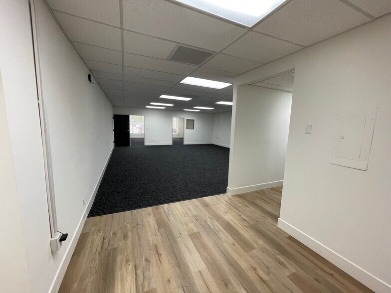More Photos Of 3212-3214 W Burbank Blvd, Burbank Office For Sale