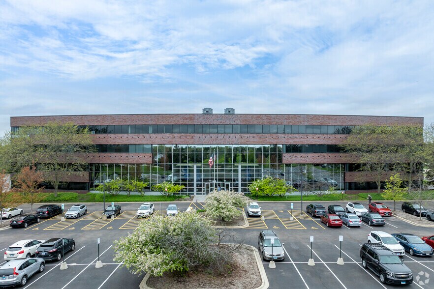 More Photos Of 1660 Feehanville Dr, Mount Prospect Medical For Lease