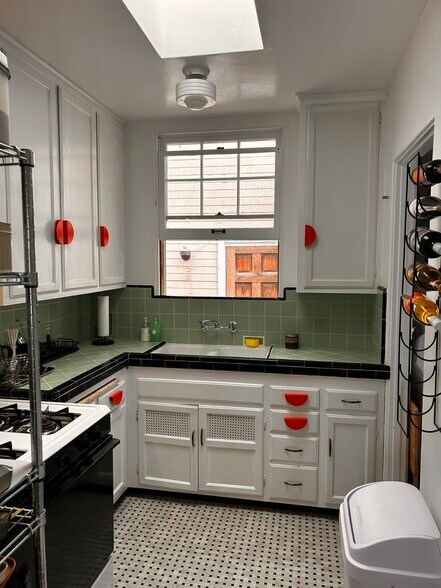 More Photos Of 3552 Front St, San Diego Apartments For Sale
