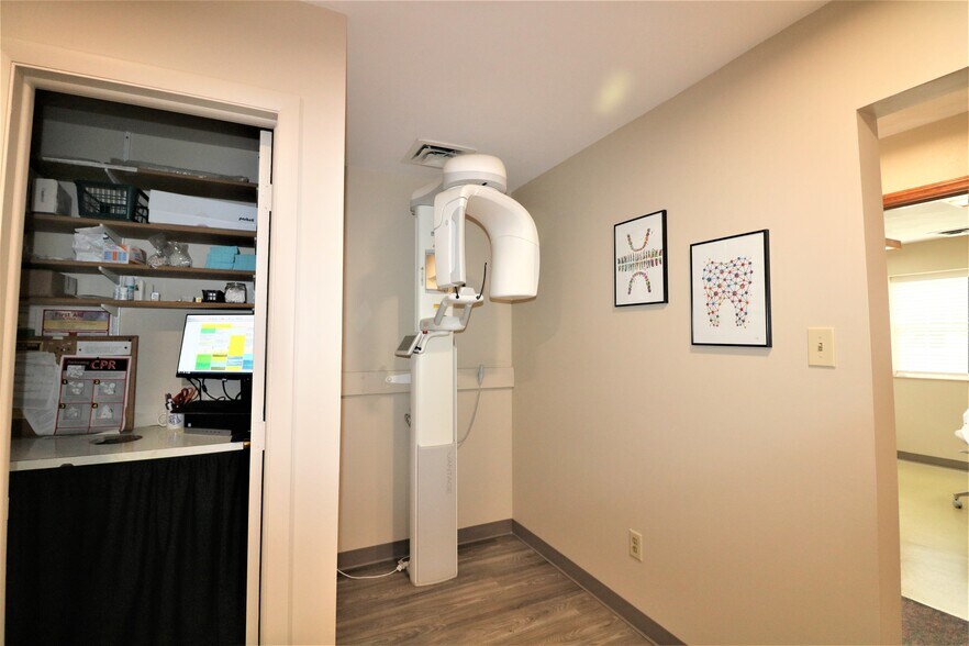 More Photos Of 1010-1090 N Market St, Troy Medical For Lease