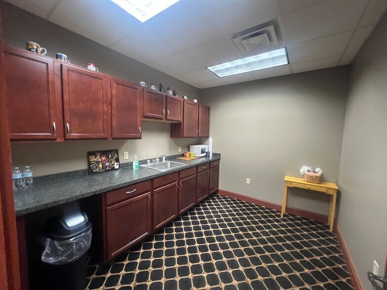 More Photos Of 8600 Transit Rd, East Amherst Medical For Lease