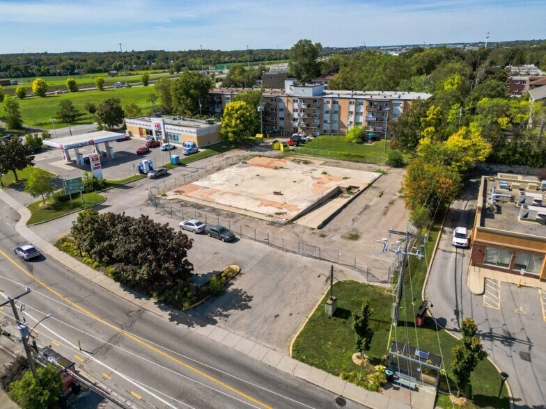 More Photos Of 109 Ch De La Grande-Côte, Boisbriand Land For Sale