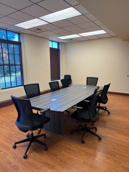 More Photos Of 19 N 5th St, Fort Smith Office For Lease