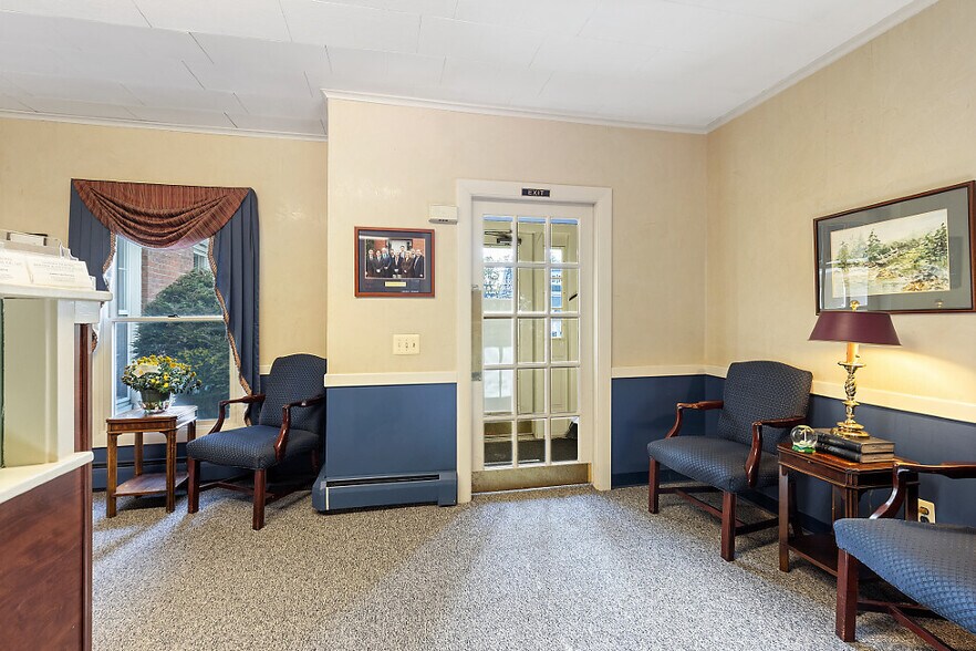 More Photos Of 44 Elm St, Waterville Office For Sale