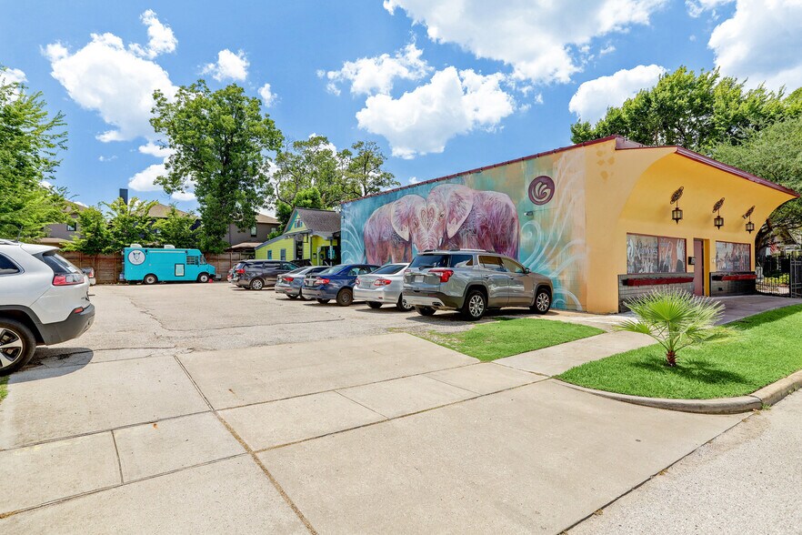 Primary Photo Of 508 Pecore St, Houston Freestanding For Lease