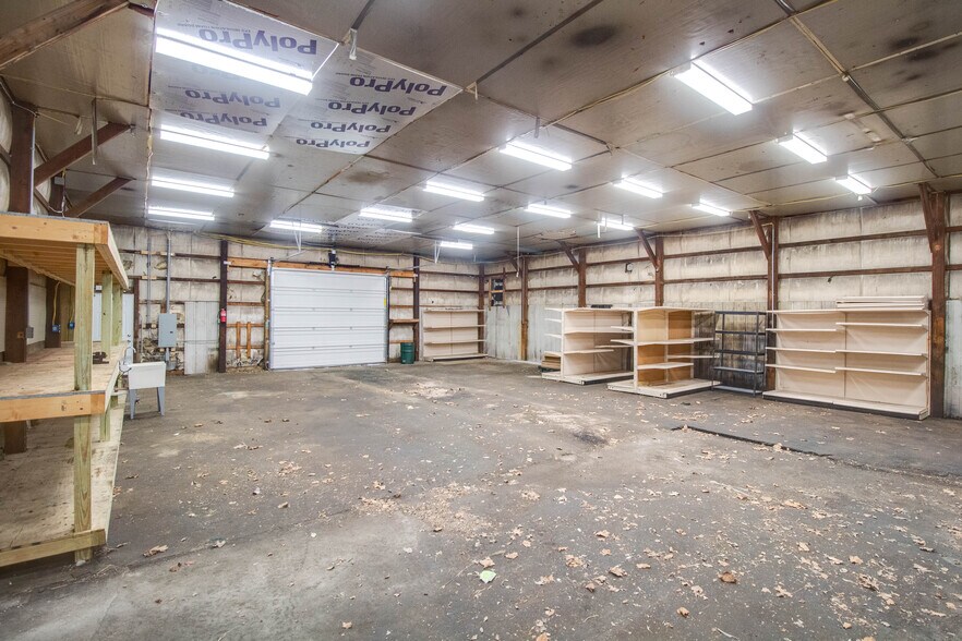 More Photos Of 98 Curtis St, Jerseyville Flex For Sale