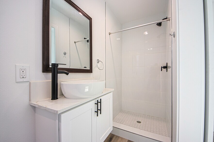 More Photos Of , Los Angeles Multifamily For Sale