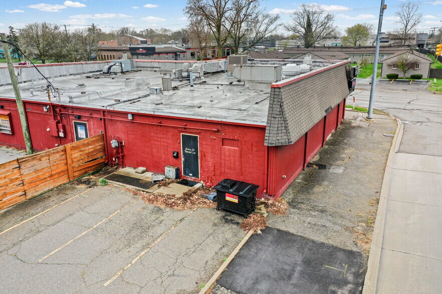More Photos Of 1090 Rochester Rd, Troy Restaurant For Sale