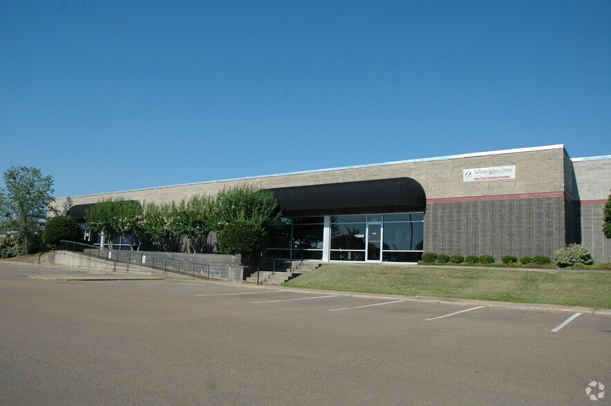 More Photos Of 3010 Lakeland Cv, Flowood Loft Creative Space For Lease