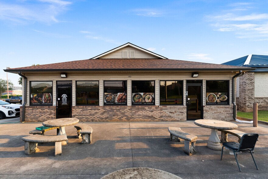 More Photos Of 140 E Felton Rd, Cartersville Restaurant For Sale