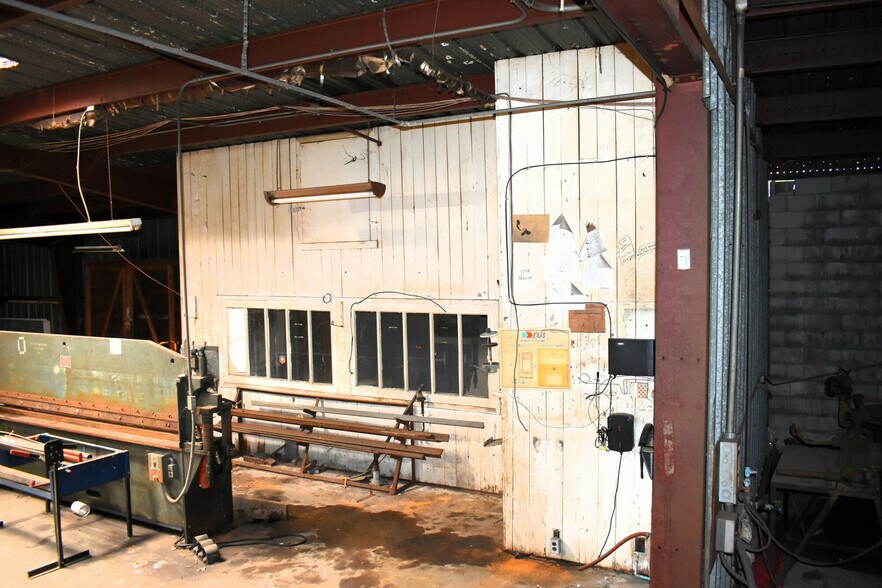 More Photos Of 859 Clayton St, Montgomery Warehouse For Sale