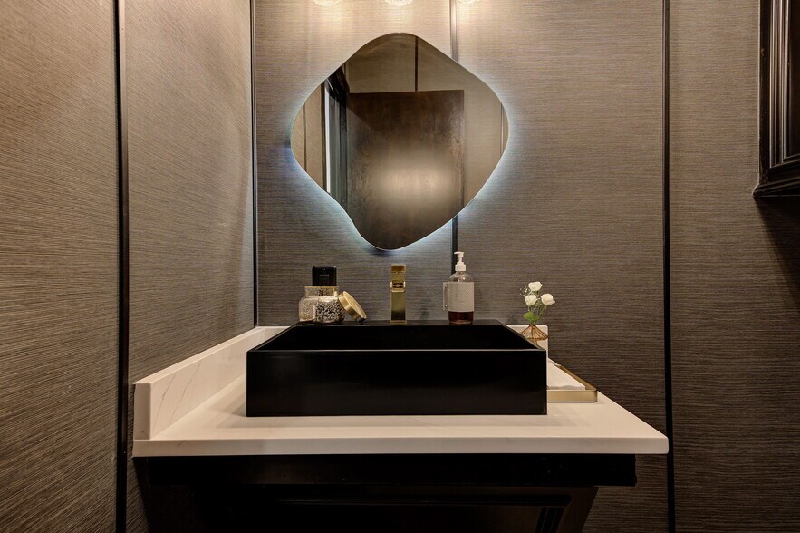 More Photos Of 2917 NW 156th St, Edmond Office Residential For Lease