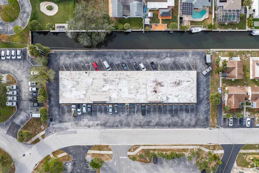 More Photos Of 501-527 S Paula Dr, Dunedin Office For Lease