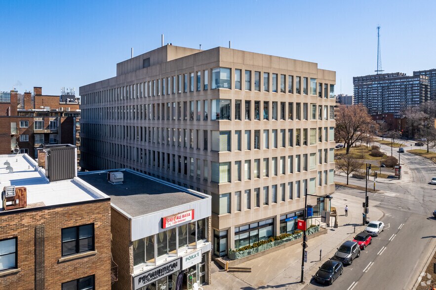 More Photos Of 3525-3535 Ch Queen-Mary, Montréal Office For Sale