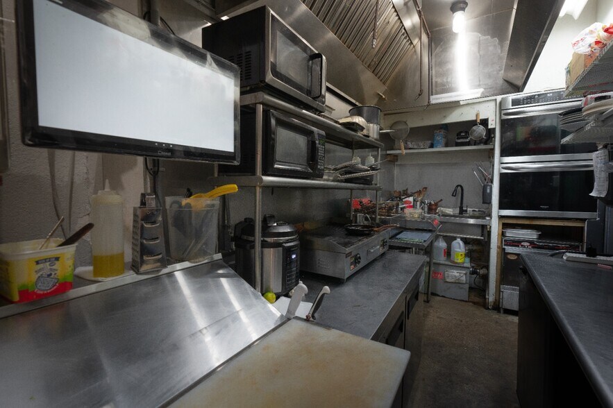 More Photos Of 1652 SW 8th St, Miami Restaurant For Sale