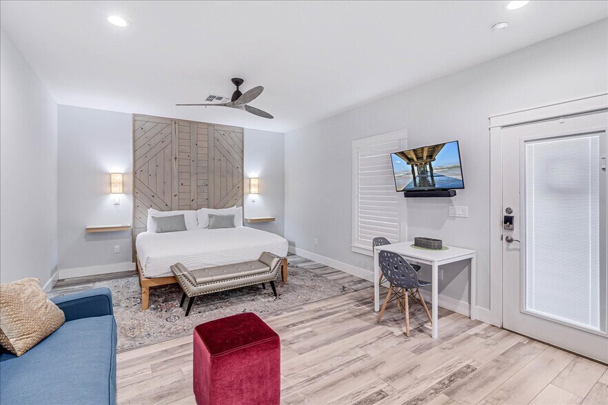 More Photos Of 121 Cut Off Rd, Port Aransas Office Residential For Sale