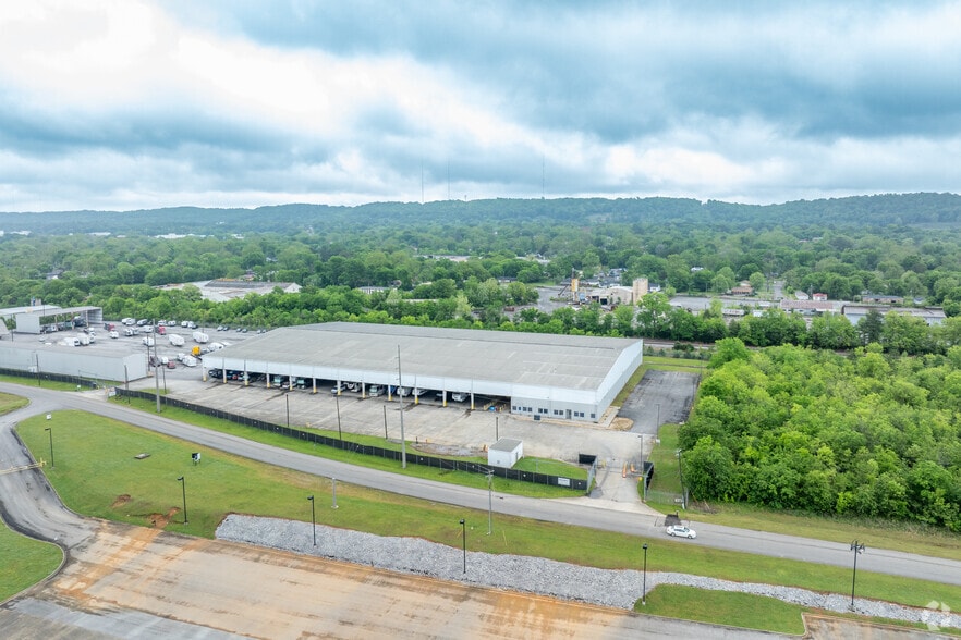 More Photos Of 1523 Midfield Industrial Blvd, Birmingham Distribution For Sale