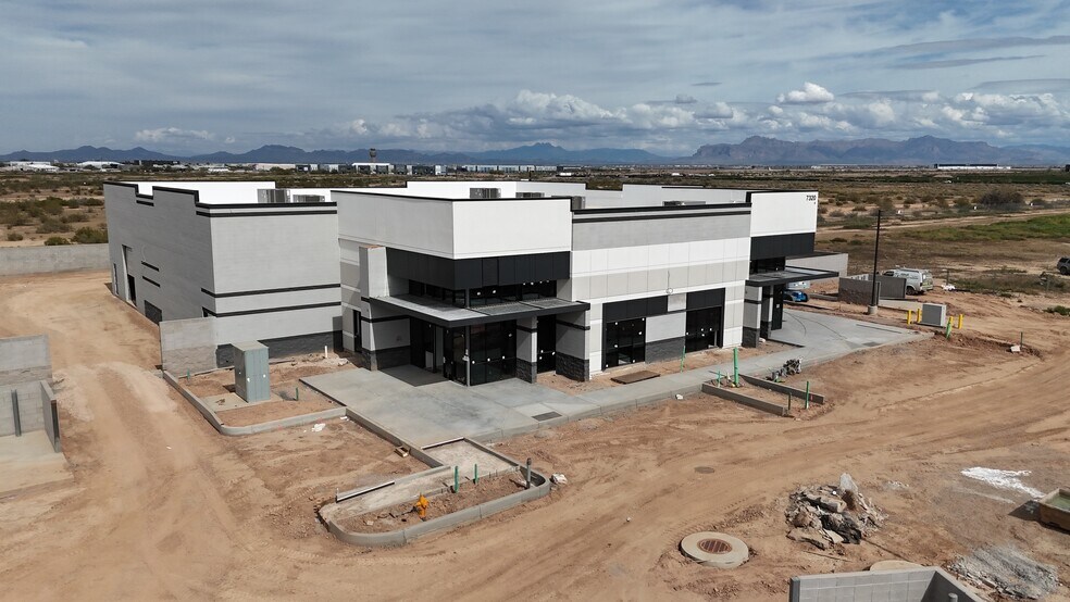 More Photos Of 7320 E Pecos Rd, Mesa Warehouse For Sale