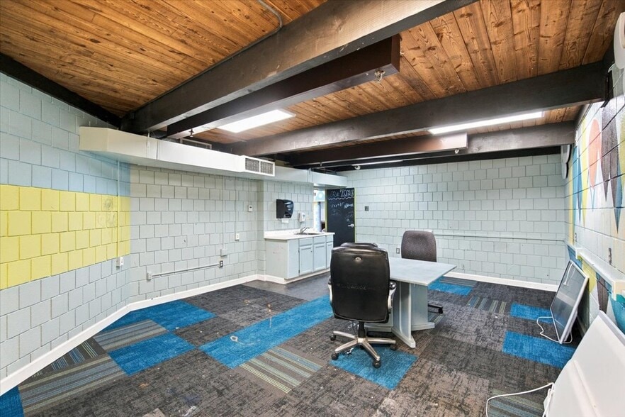 More Photos Of 301 Obetz Rd, Columbus Specialty For Sale