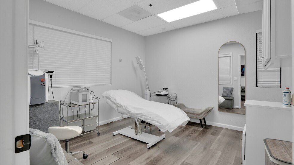 More Photos Of 5665 N Pershing Ave, Stockton Medical For Sale