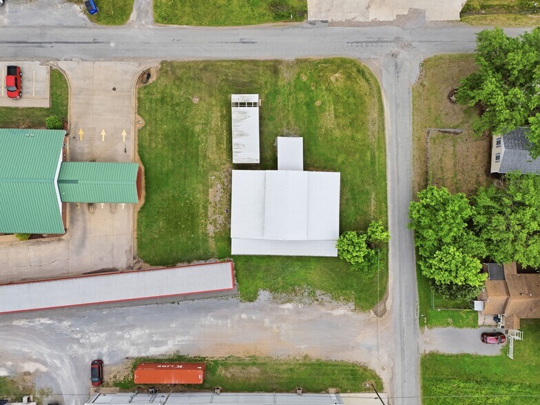 More Photos Of 113 S Wilder St, Chouteau General Retail For Sale