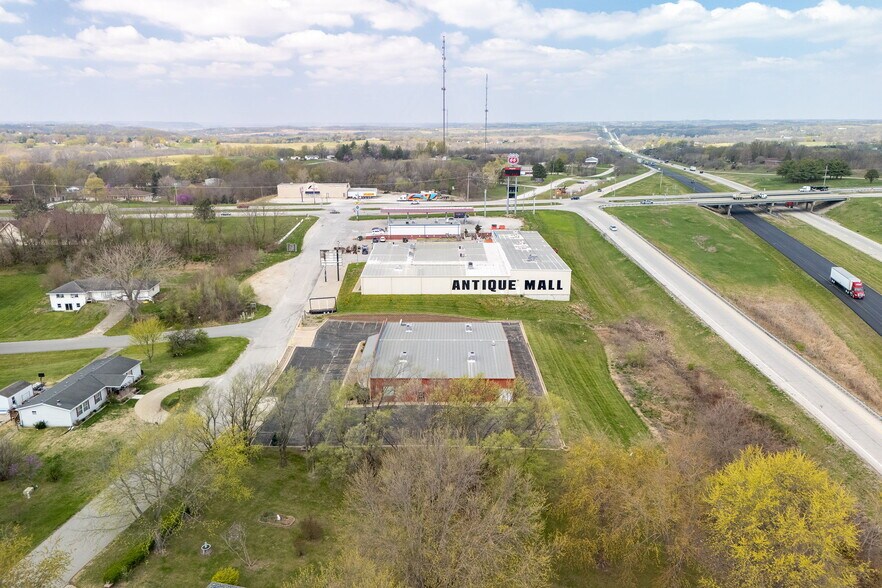 More Photos Of 12819 Country Pl, Saint Joseph Office For Lease