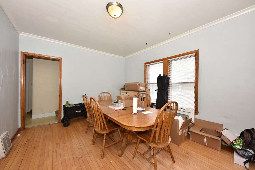 More Photos Of 2940 N Maryland Ave, Milwaukee Apartments For Sale