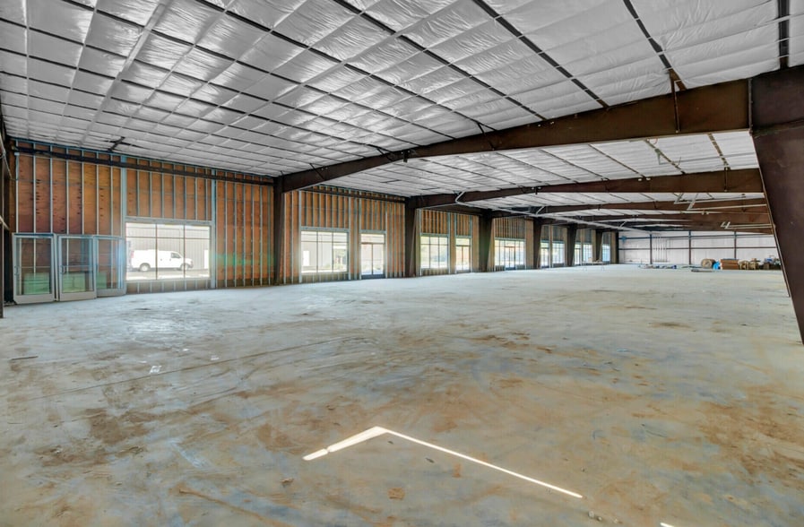 More Photos Of 10359 Highway 78, Summerville Flex For Lease