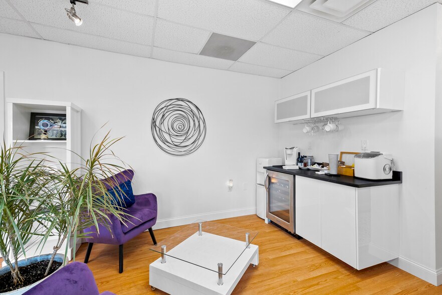 More Photos Of 984 Charles St, North Providence Office For Sale