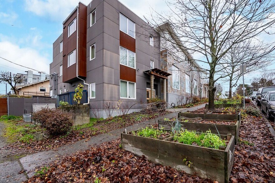 More Photos Of 1322 S Bayview St, Seattle Specialty For Sale