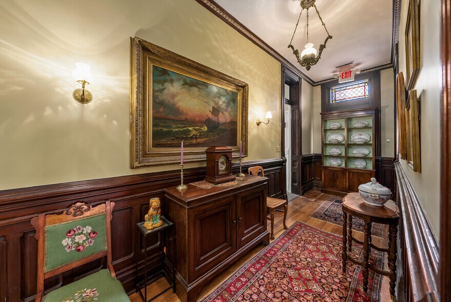 More Photos Of 809 Hall St, Saint Joseph Hospitality For Sale