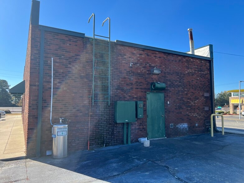 More Photos Of 211 Murchison Rd, Spring Lake General Retail For Sale