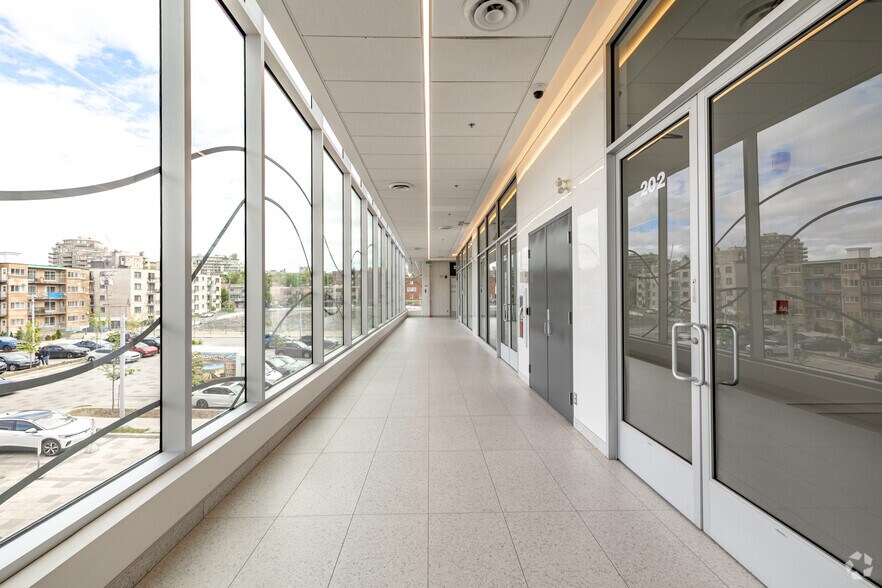 More Photos Of 2615-2865 Ave Van Horne, Montréal Unknown For Lease