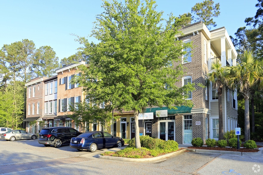 Primary Photo Of 708 S Shelmore Blvd, Mount Pleasant Storefront Retail Residential For Lease