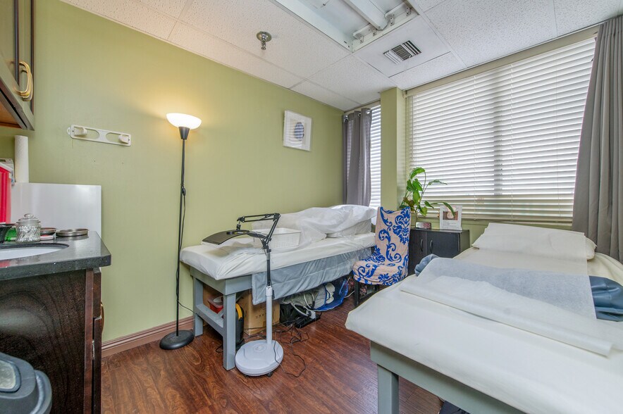 More Photos Of 4305 Torrance Blvd, Torrance Medical For Sale