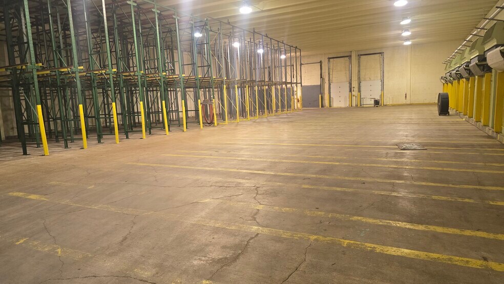 More Photos Of 2200 & 2100 Trophy Dr, McAllen Warehouse For Sale