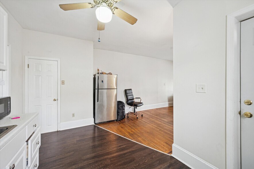 More Photos Of 107 Walnut Ave, Ardmore Apartments For Sale