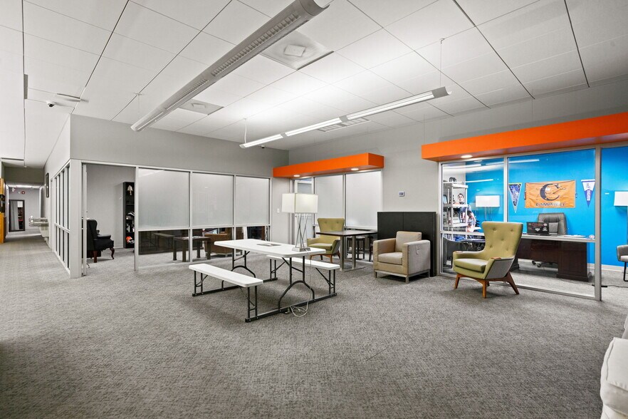 More Photos Of 340 Interstate Blvd, Greenville Warehouse For Sale