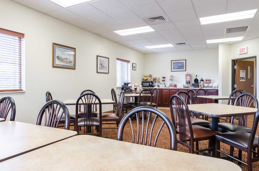 57 W Hwy 4, Hoisington, KS 67544 Hotel For Sale