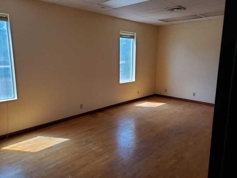 More Photos Of 5408 Interstate Dr, Shreveport Warehouse For Lease