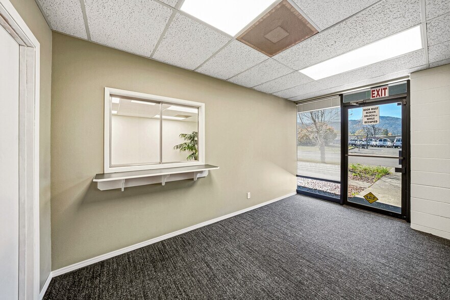 More Photos Of 710 Jefferson Ave, Ashland Light Manufacturing For Lease