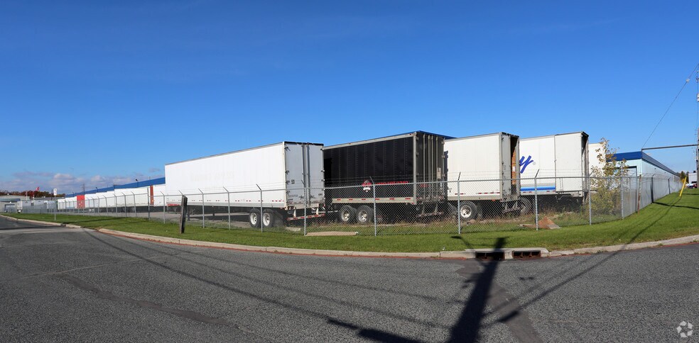 More Photos Of 8 Burford Rd, Hamilton Distribution For Lease