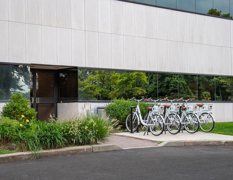 More Photos Of 75 Livingston Ave, Roseland Office For Lease