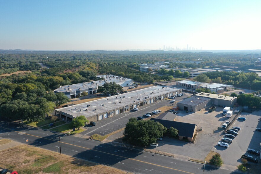 More Photos Of 5321 Industrial Oaks Blvd, Austin Unknown For Lease