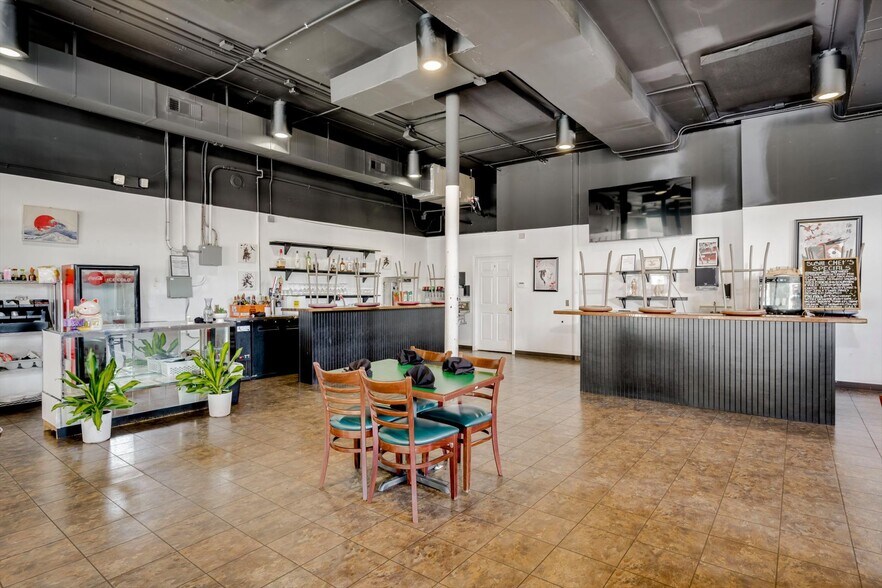 More Photos Of 111 Main Street, Lincolnton Flex For Sale