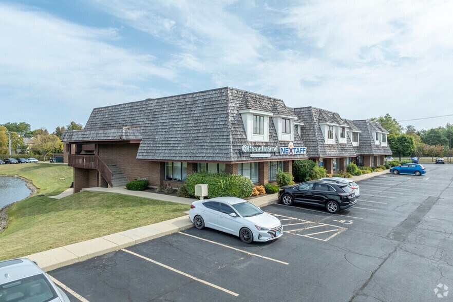 More Photos Of 100 N Atkinson Rd, Grayslake Office For Lease