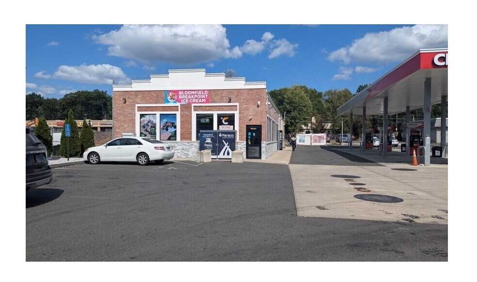More Photos Of 36 Tunxis Ave, Bloomfield Service Station For Lease
